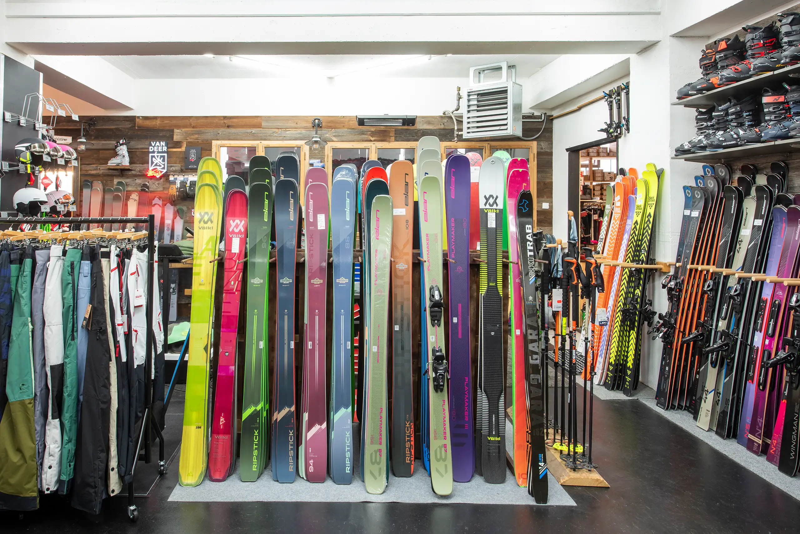 DSC_4755 Ski-Auswahl im Laden der 2ndsky Skiwerkstatt Bayreuth